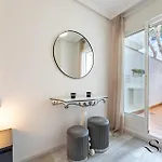 Apartman Cozy 2 Bedroom Duplex, Parking, Terrace, Office, Pool!