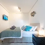 Apartman Cozy 2 Bedroom Duplex, Parking, Terrace, Office, Pool! Torremolinos