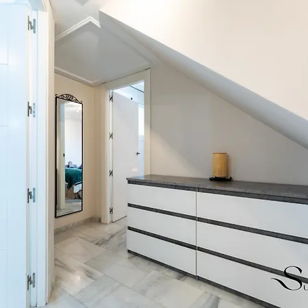 Apartment Cozy 2 Bedroom Duplex, Parking, Terrace, Office, Pool!