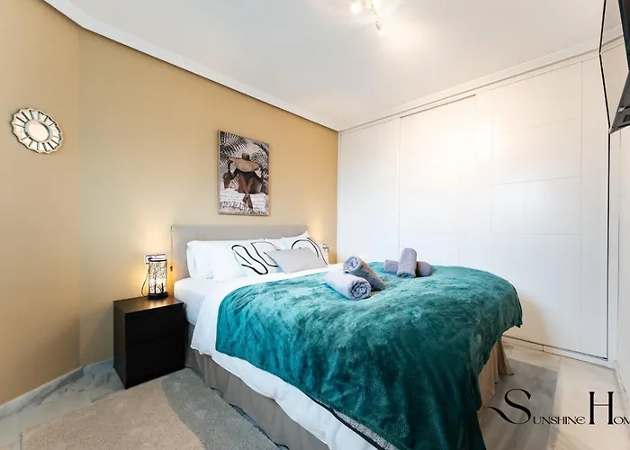 Apartmán Cozy 2 Bedroom Duplex, Parking, Terrace, Office, Pool!