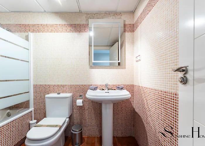 Apartmán Cozy 2 Bedroom Duplex, Parking, Terrace, Office, Pool!