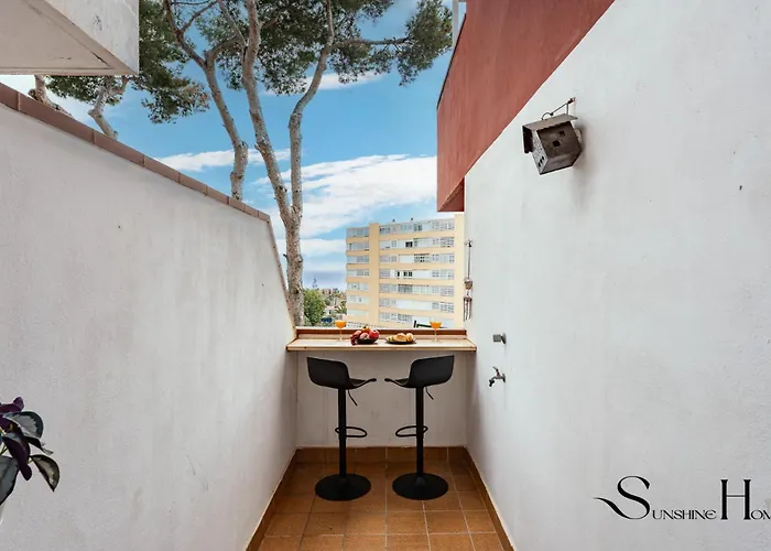 Cozy 2 Bedroom Duplex, Parking, Terrace, Office, Pool! Apartmán *