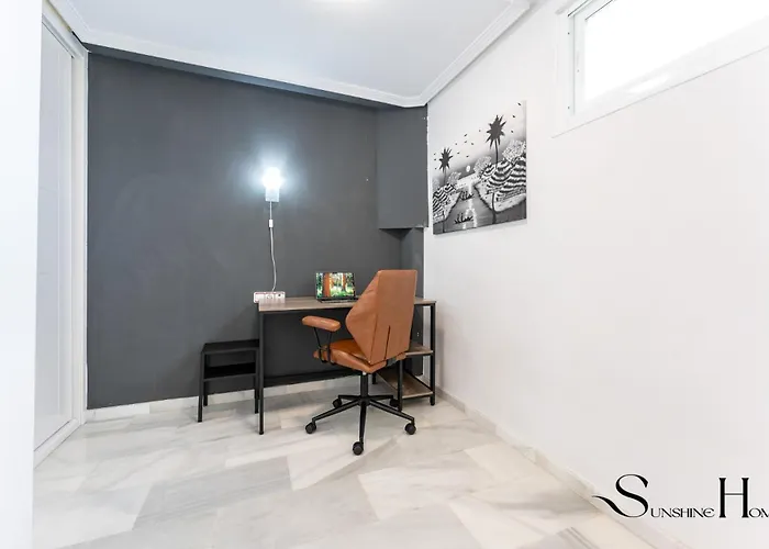 Cozy 2 Bedroom Duplex, Parking, Terrace, Office, Pool! Apartmán Torremolinos