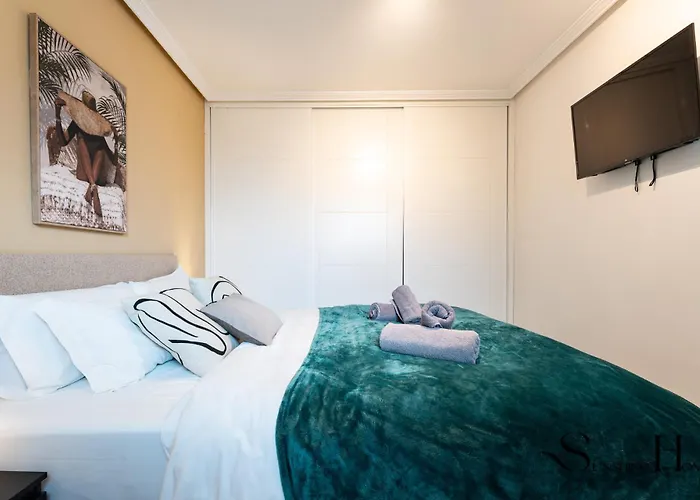 Apartmán Cozy 2 Bedroom Duplex, Parking, Terrace, Office, Pool! Torremolinos