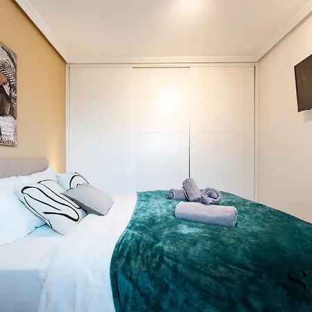 Apartment Cozy 2 Bedroom Duplex, Parking, Terrace, Office, Pool! Torremolinos